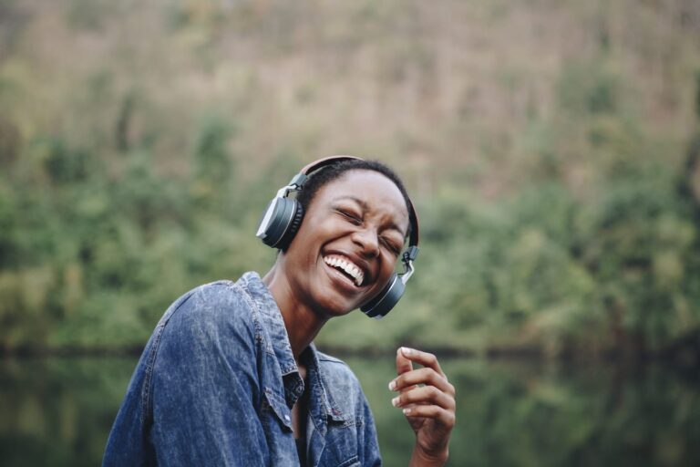 woman-listening-to-music-in-nature-online courses